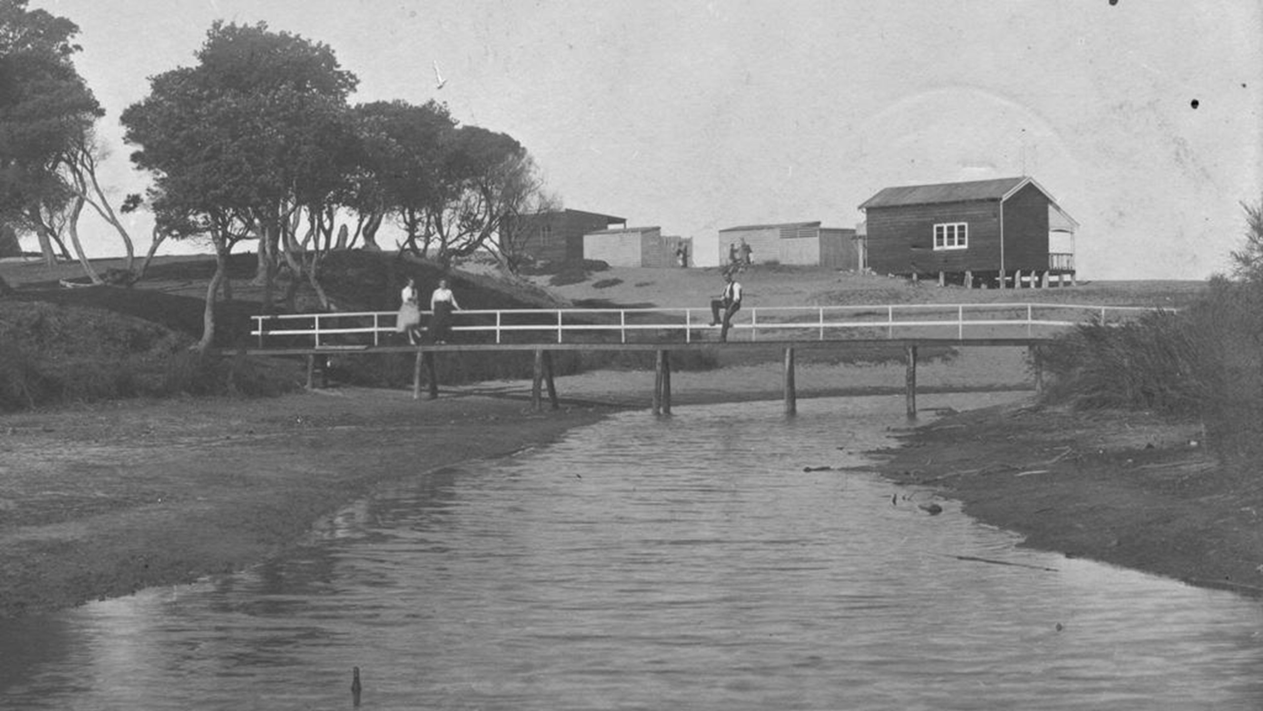 Image of footbridge over Newport Lagoon c1915
